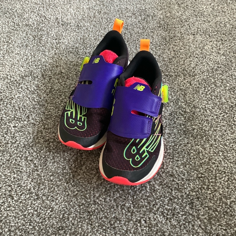 New balance neon color tennis  shoes